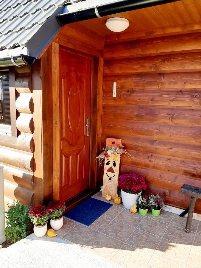Andrea- Neakceptujeme Mlade Partie Holiday home *